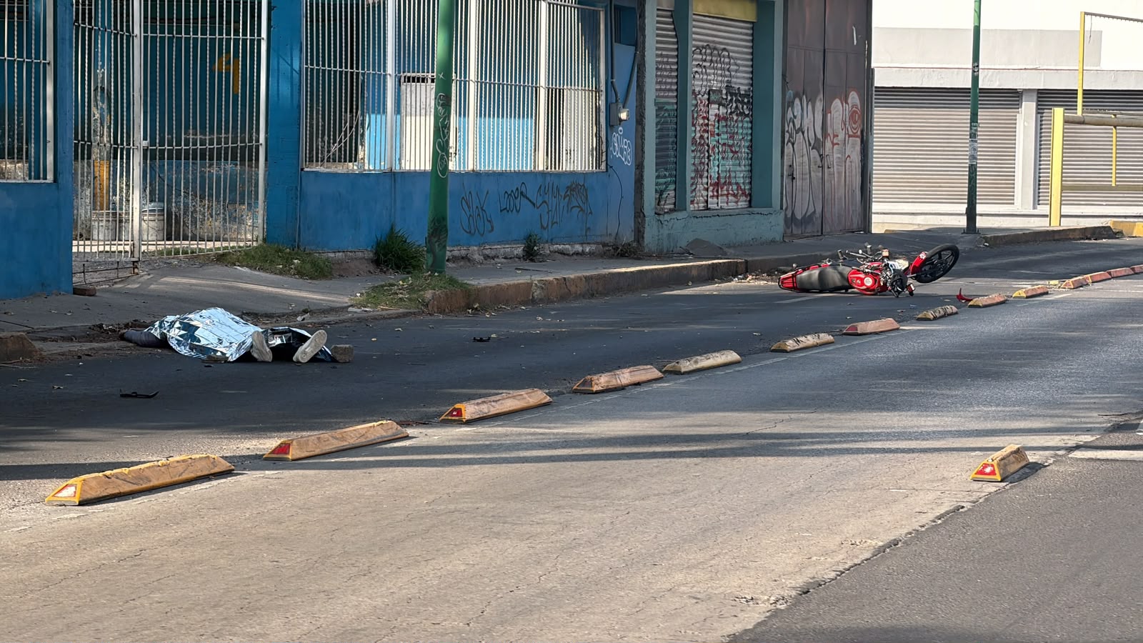 Muere motociclista tras sufrir un accidente en Chimalhuacán