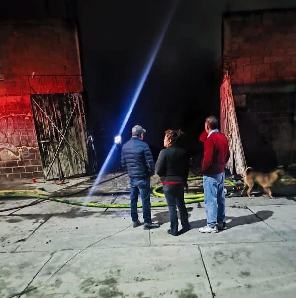 incendio-consume-predio-de-tarimas-en-tultitlan