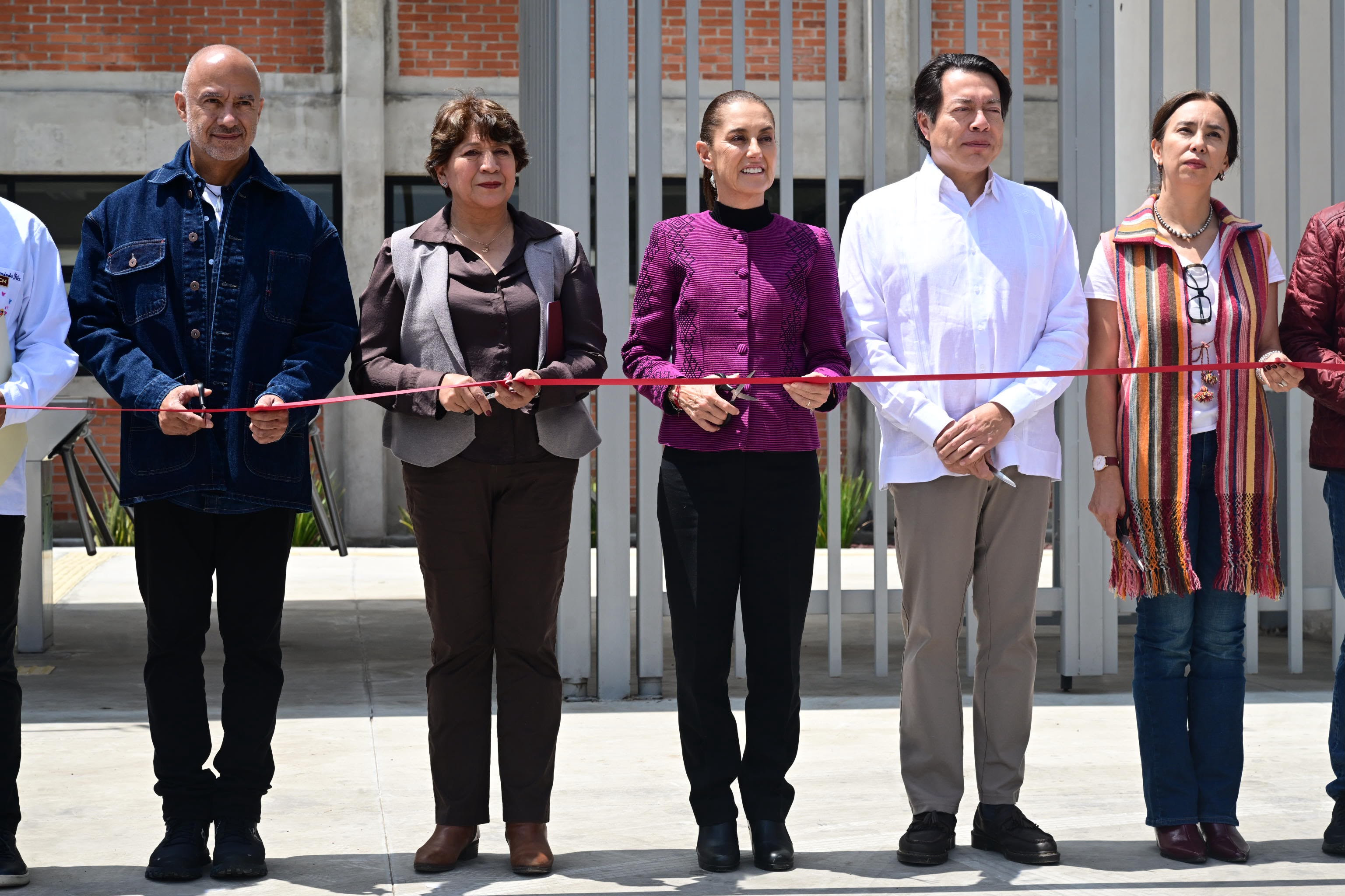 sheinbaum-y-delfina-gomez-inauguran-en-texcoco-centro-de-bachillerato-tecnologico-agroindustrial