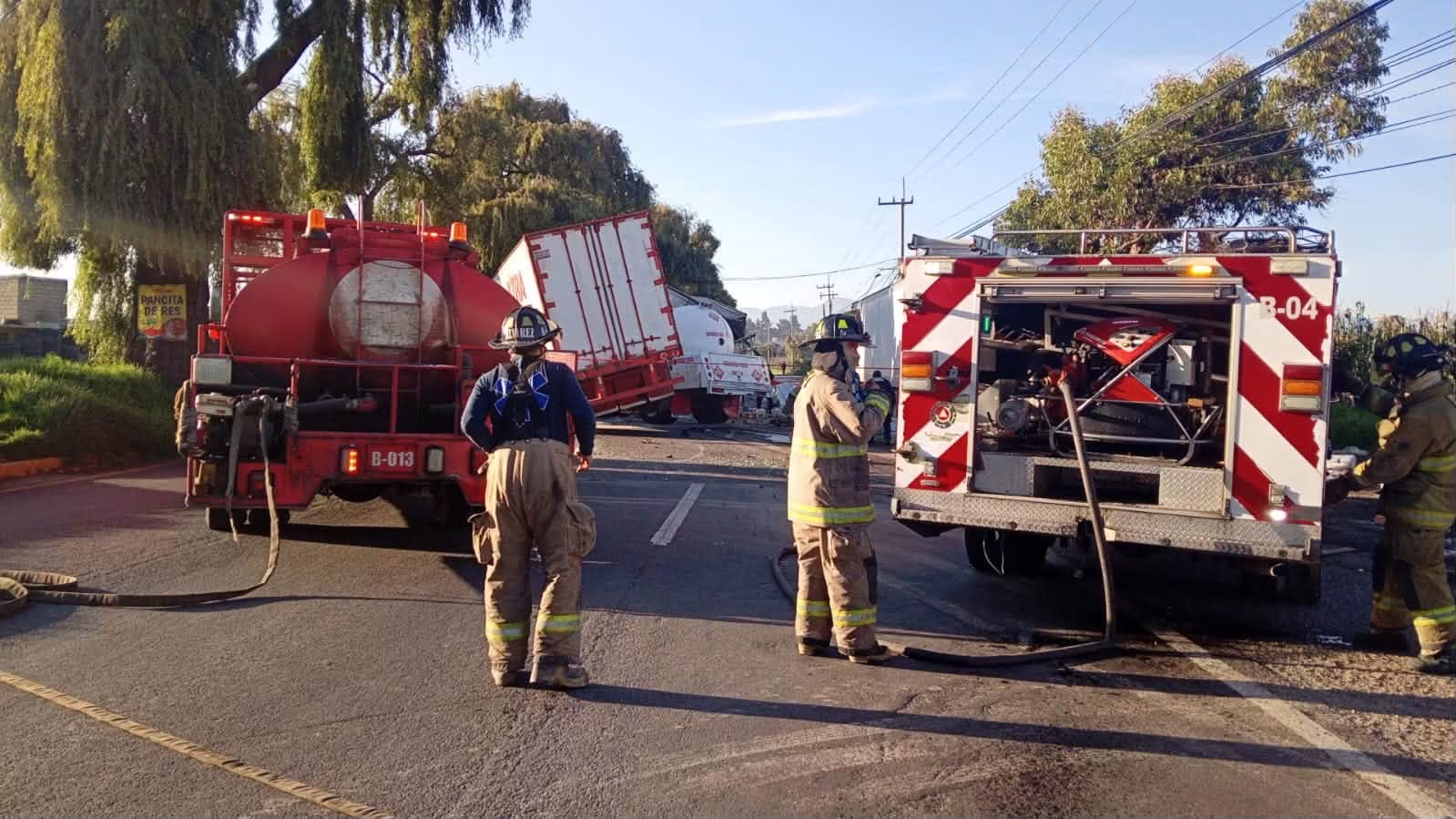 accidente-de-pipa-de-gas-provoca-cierre-en-la-tolucatenango