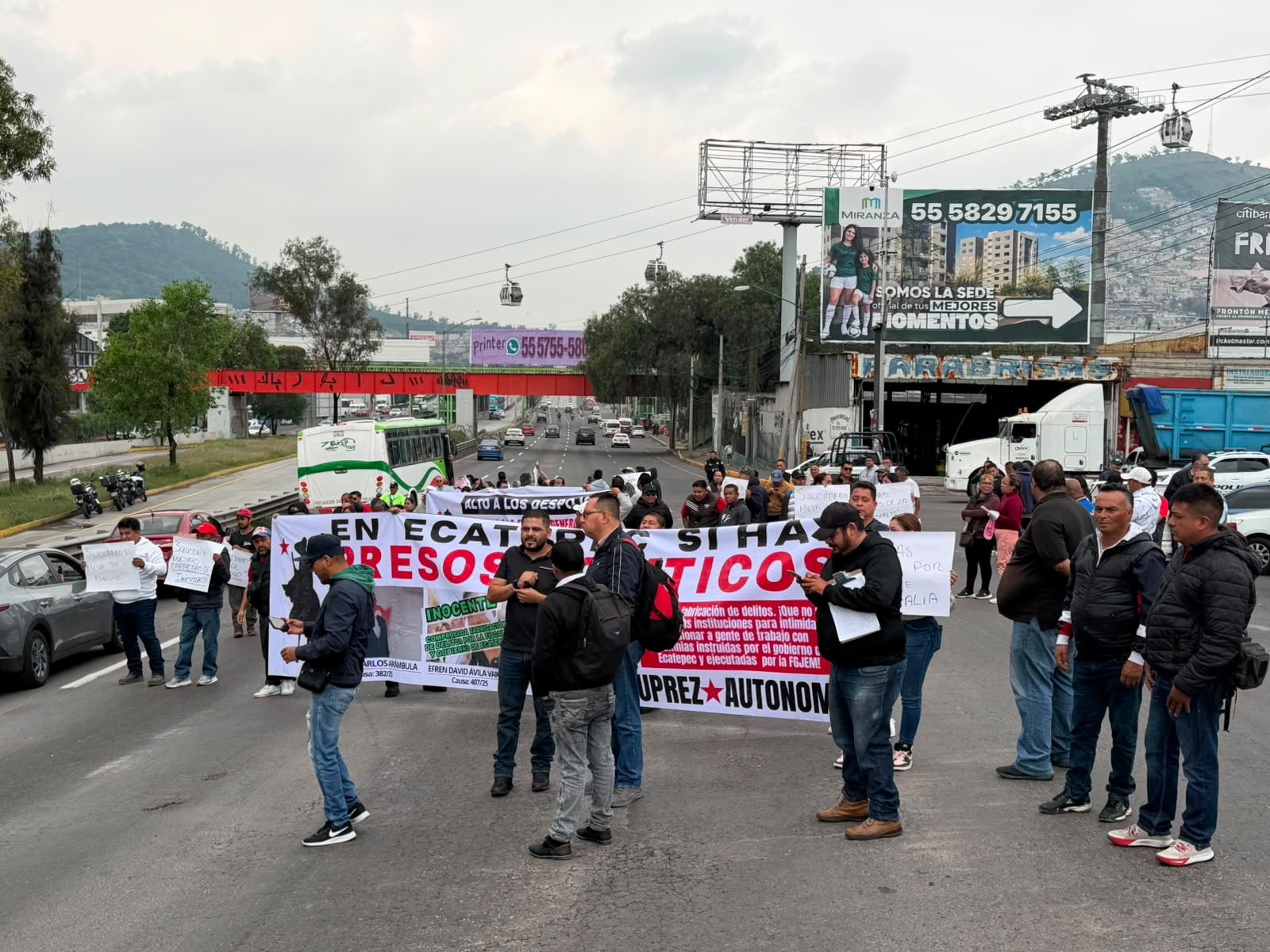 integrantes-de-uprez-y-esmeralda-plus-desquician-el-trafico-en-la-mexicopachuca
