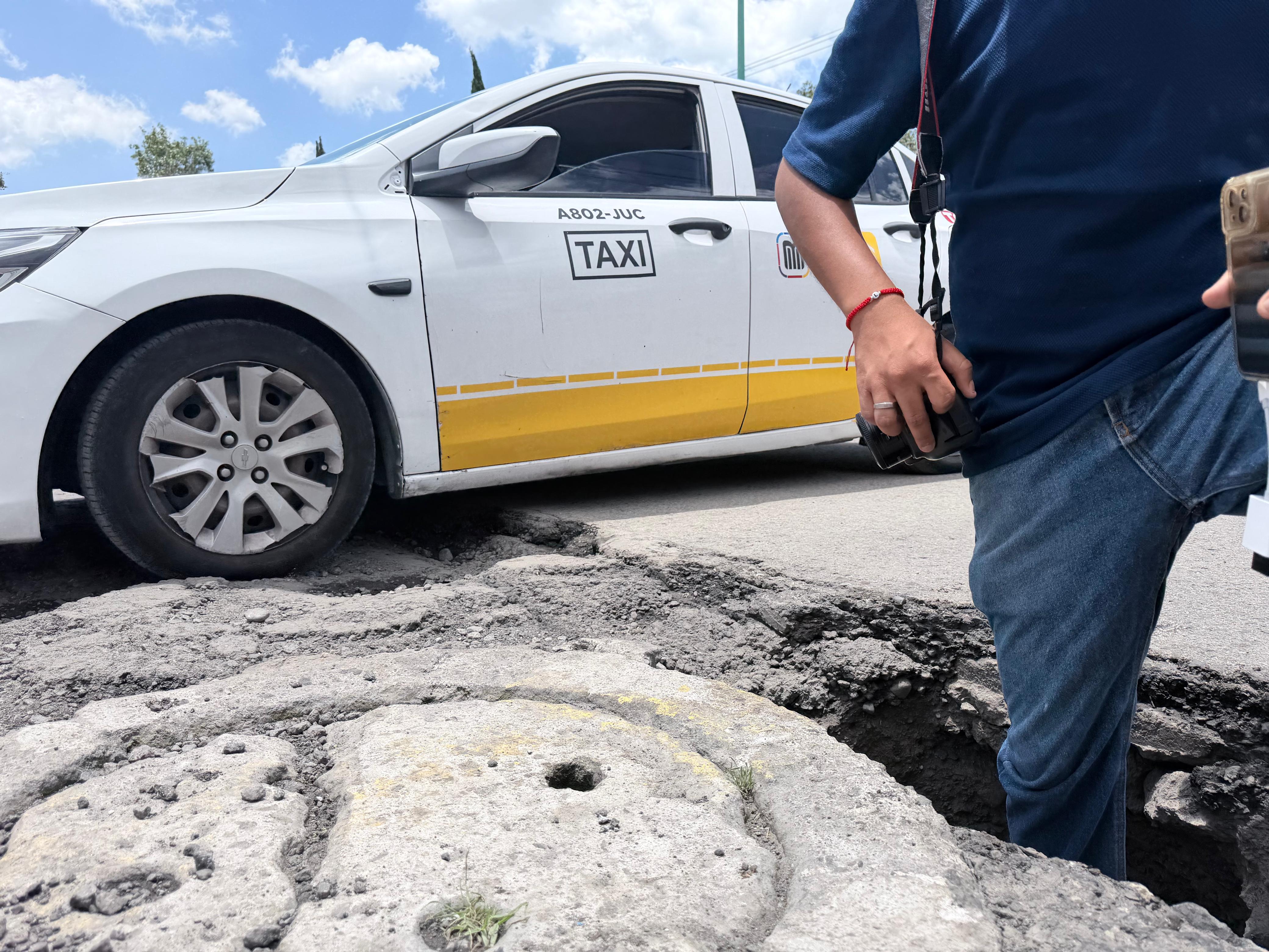 ya-no-hay-baches-en-toluca-ya-son-crateres-que-arriesgan-a-peatones-y-conductores