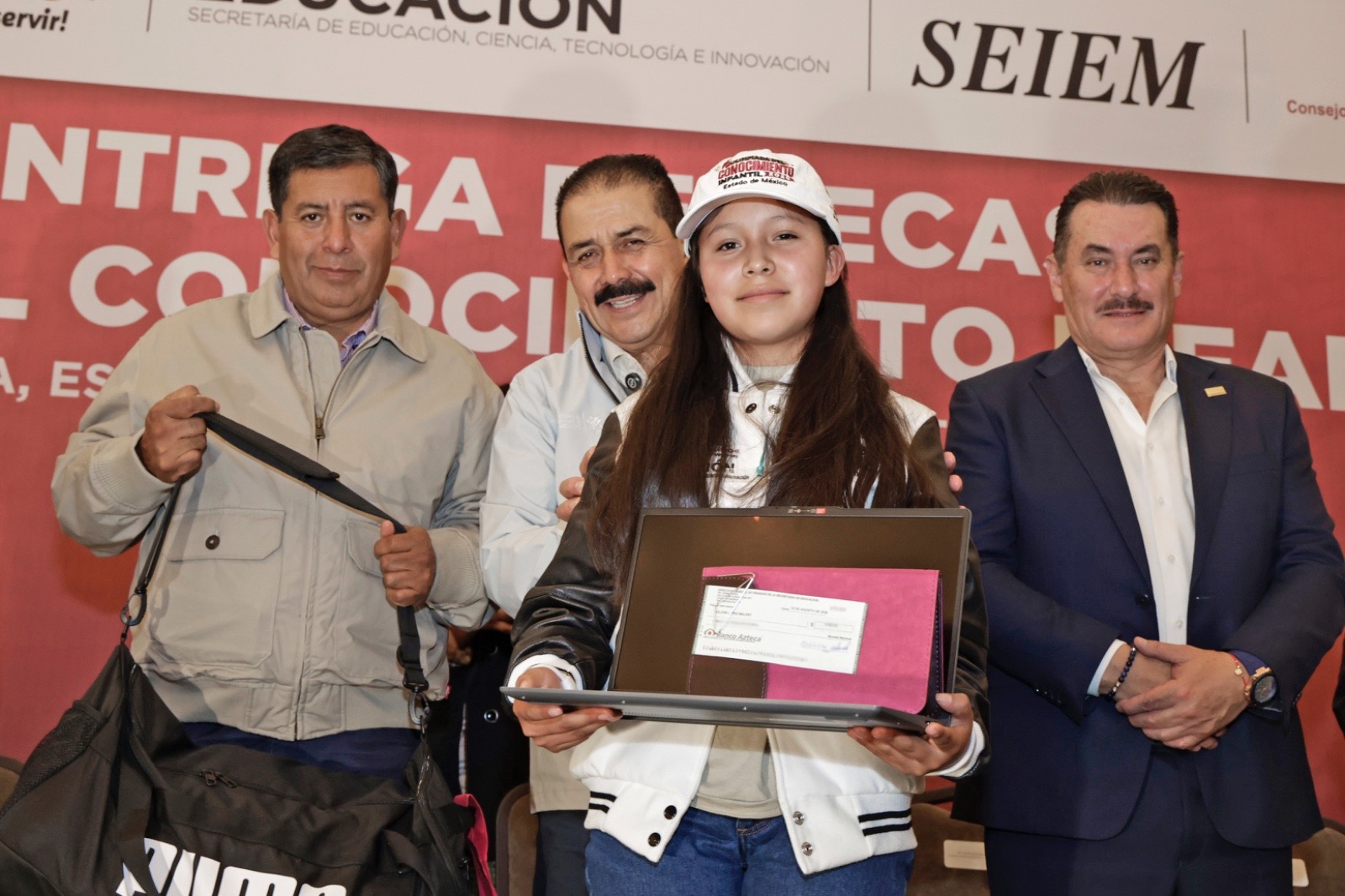 beca-gem-a-ninas-y-ninos-ganadores-de-olimpiada-infantil-del-conocimiento