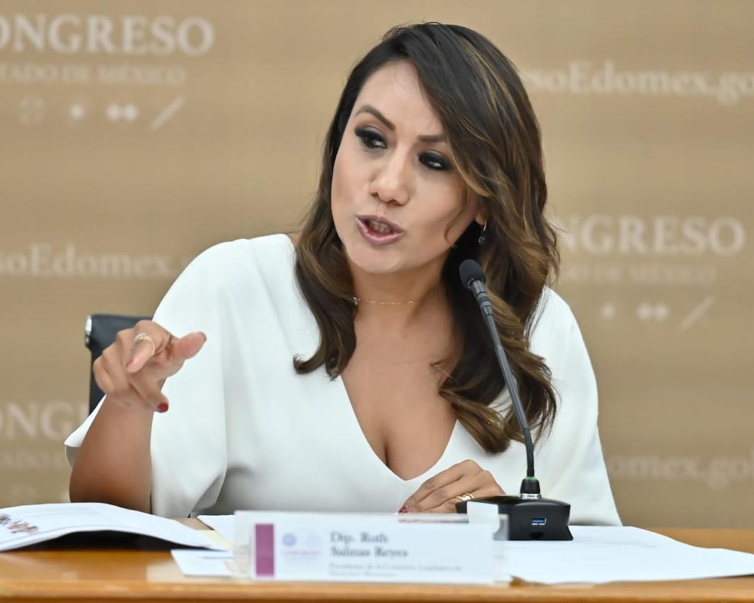 solicita-ruth-salinas-ampliar-consulta-a-universitarios-sobre-reforma-a-la-uaemex