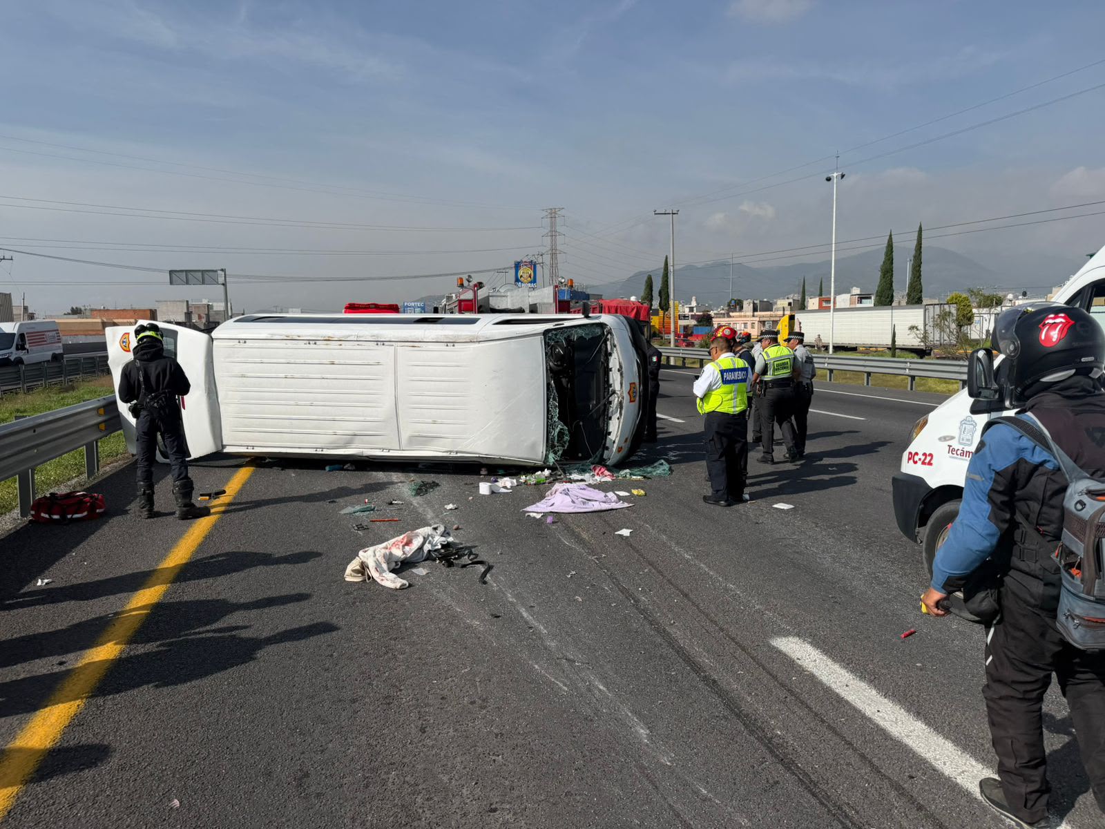 vuelca-otra-unidad-de-transporte-publico-en-el-edomex-registran-16-lesionados