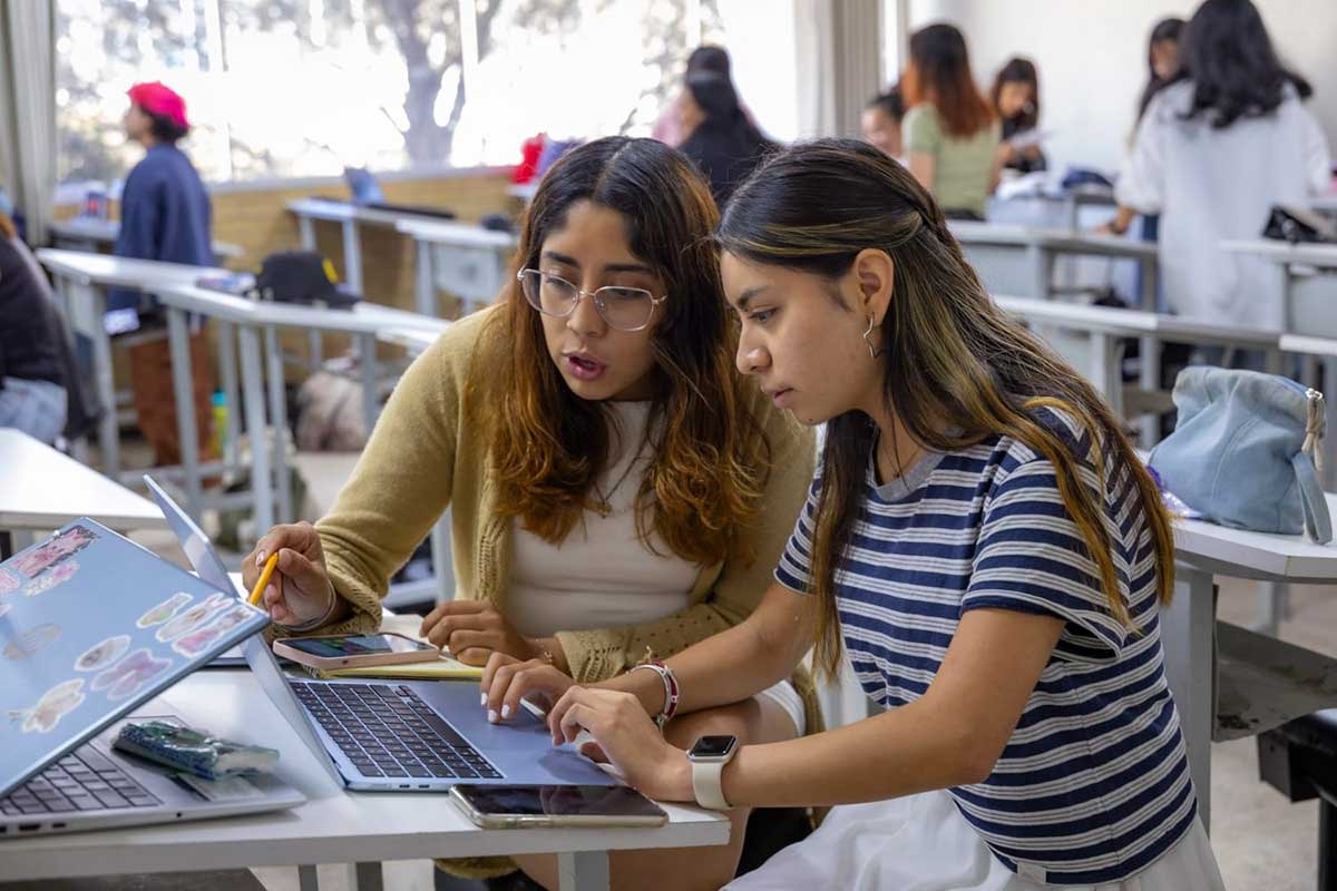 uso-de-la-ia-entre-una-oportunidad-de-mejora-y-el-riesgo-de-perder-capacidad-analitica-en-estudiantes
