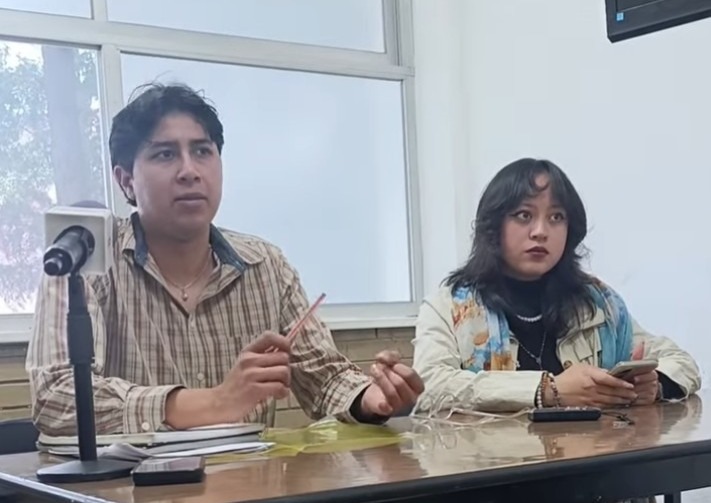 Estudiantes de la Facultad de Humanidades de la Universidad Autónoma del Estado de México (UAEMex) rechazaron el nuevo mecanismo de admisión implementado
