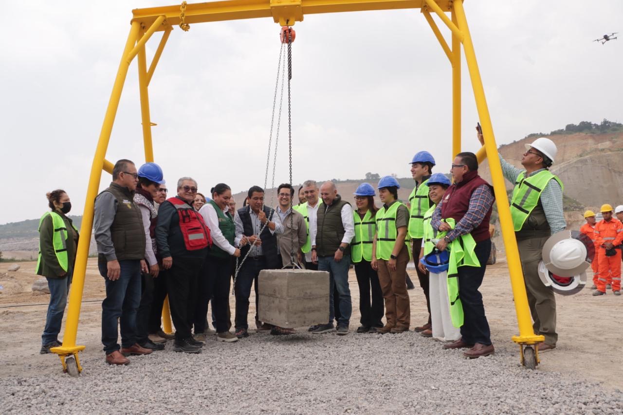 celebra-pepe-couttolenc-la-transformacion-de-basura-en-combustible-con-inversion-de-140-mdp-en-ixtapaluca