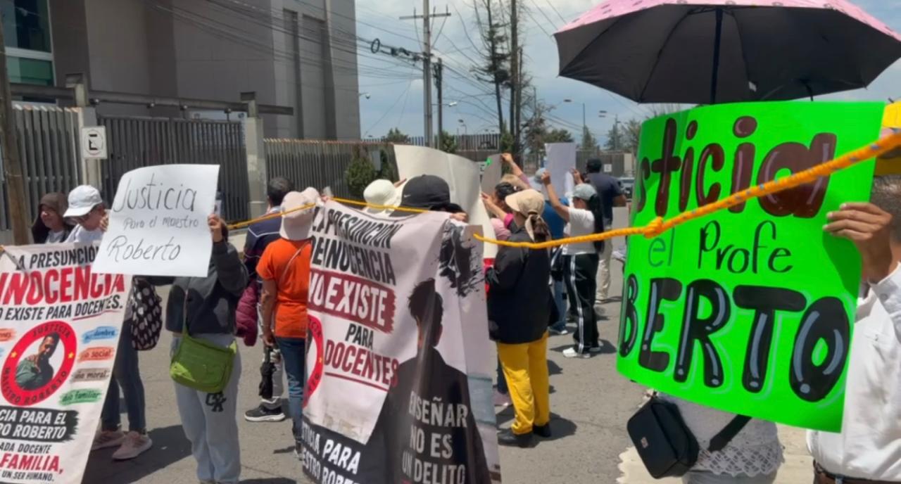 Exigen juicio justo para un docente acusado de abuso sexual en Almoloya