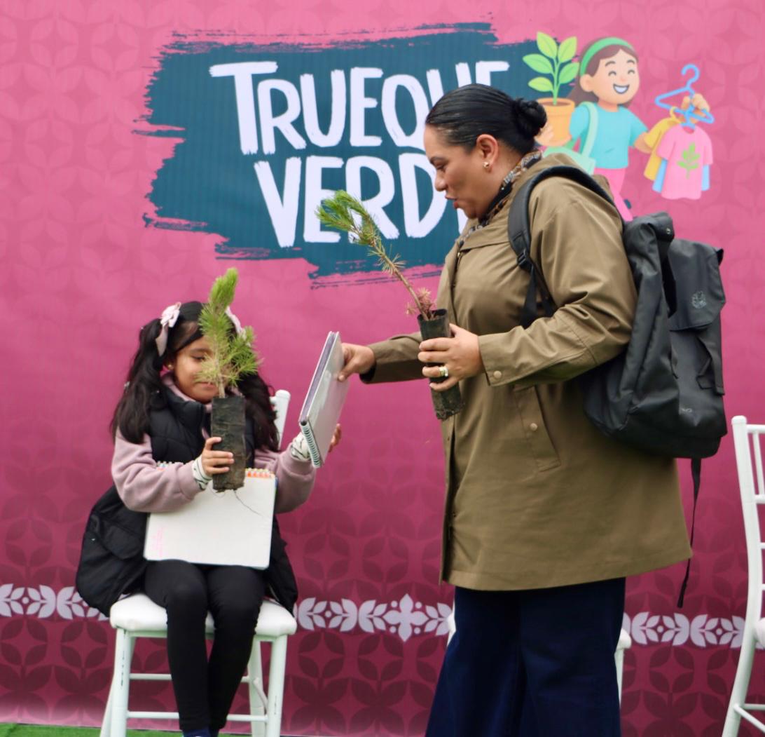 frena-gem-desperdicio-de-utiles-y-uniformes-escolares-con-trueque-verde