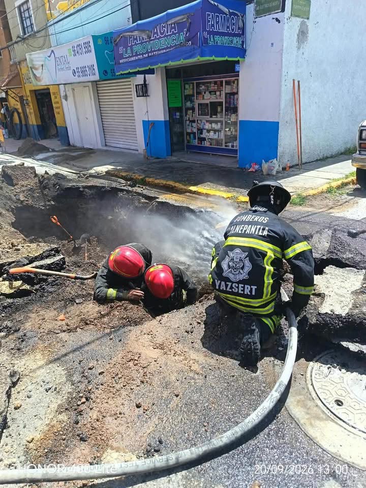 reportan-fuga-de-gas-natural-por-tuberia-rota-en-tlalnepantla