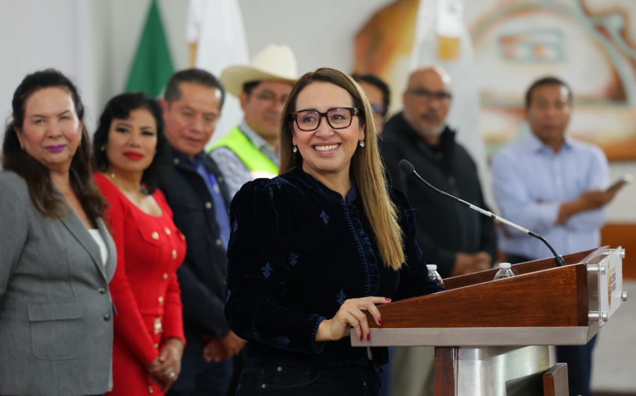 construyen-azucena-la-presidenta-sheinbaum-y-dga-un-ecatepec-prospero-y-con-agua