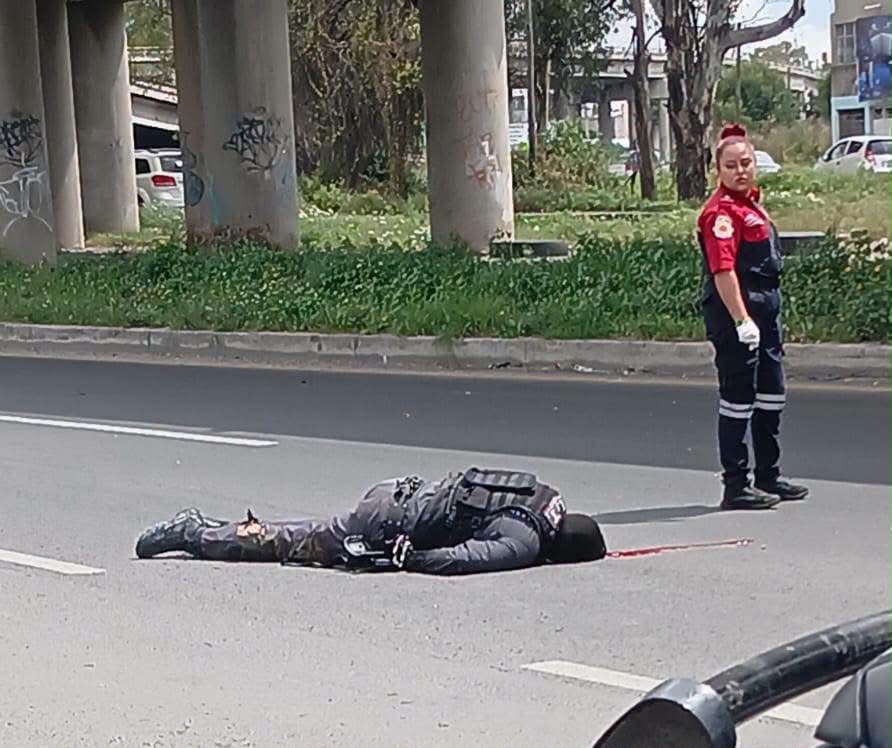 cae-desde-un-puente-policia-de-tecamac-al-derrapar-su-moto-y-pierde-la-vida