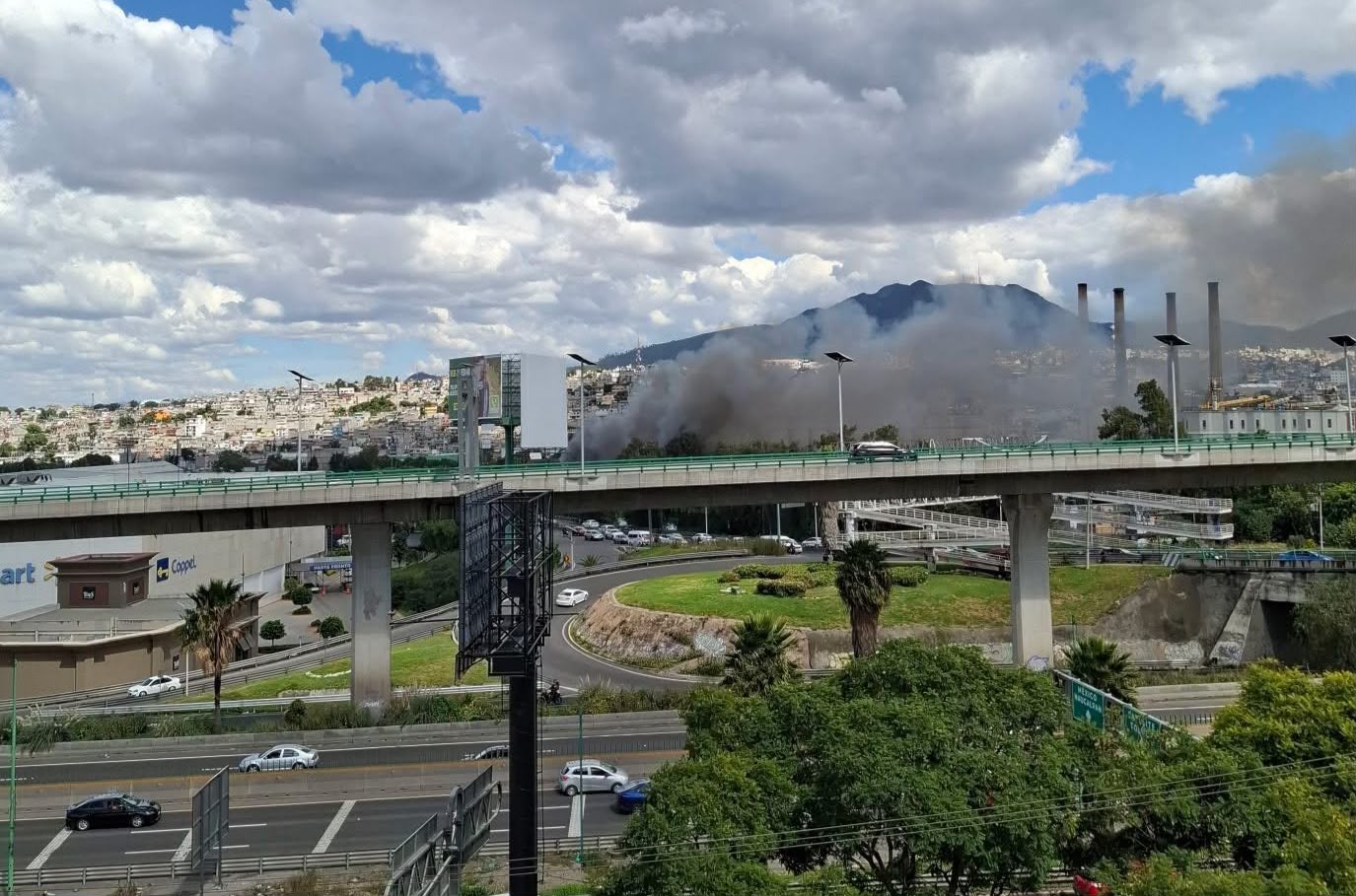 incendio-consume-una-planta-recicladora-en-tultitlan