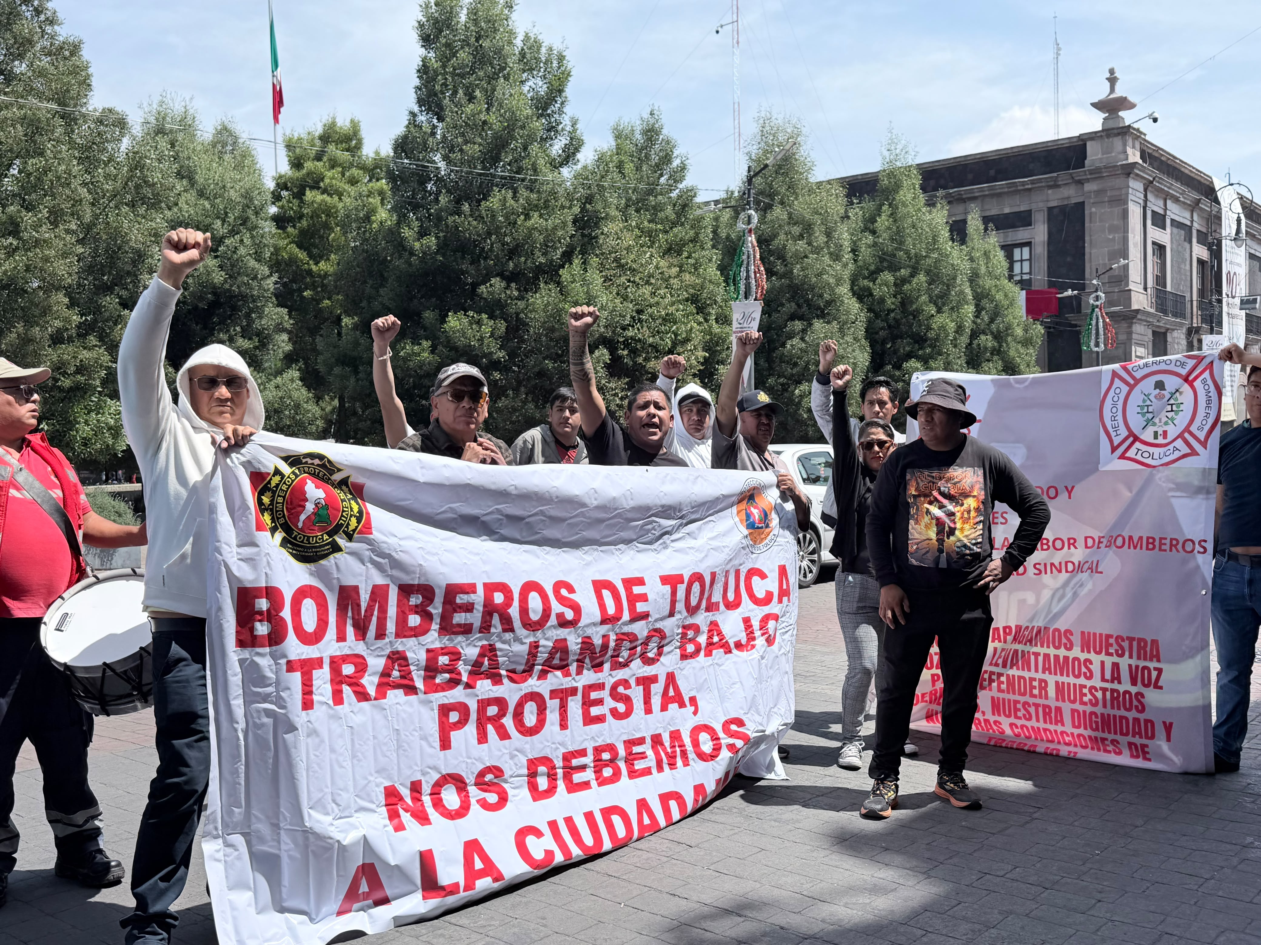 estallan-los-bomberos-de-toluca-le-exigen-al-alcalde-r-moreno-justicia-y-dignidad-en-el-trabajo
