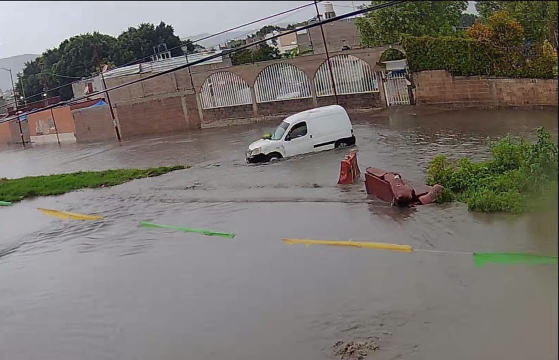 atascadas-por-inundaciones-vialidades-de-los-reyes-la-paz-y-de-chicoloapan
