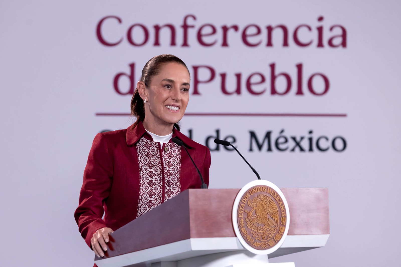 gobernadoras-y-presidentes-no-pueden-jurar-ni-servir-a-dos-patrias-reitera-claudia-sobre-la-doble-nacionalidad