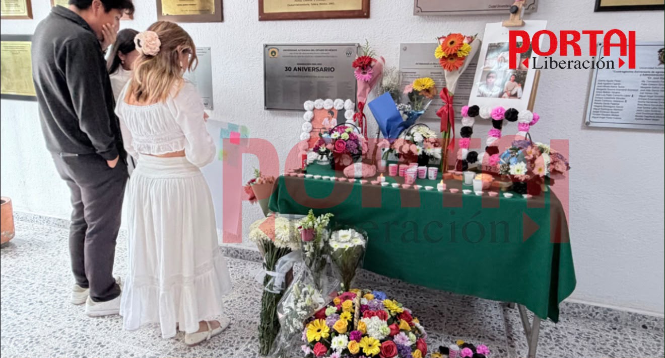 estudiantes-dan-ultimo-adios-a-alex-en-ciencias-politicas-y-llaman-al-cuidado-en-comunidad