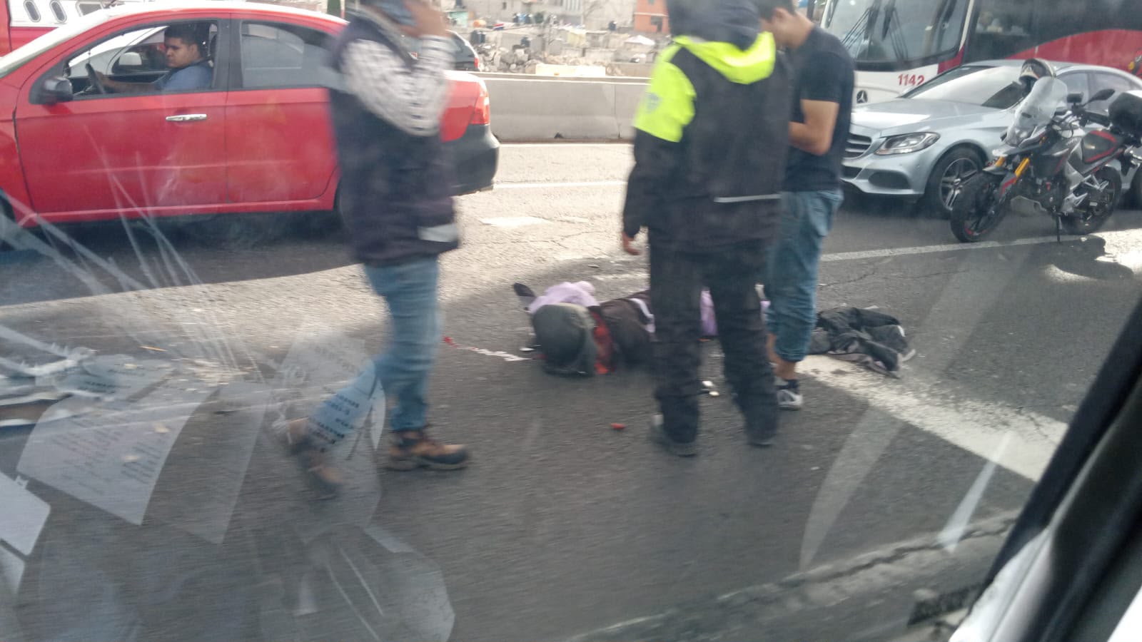 muere-mujer-arrollada-por-trailer-tras-caer-sufrir-accidente-en-motocicleta-en-la-mexicopuebla