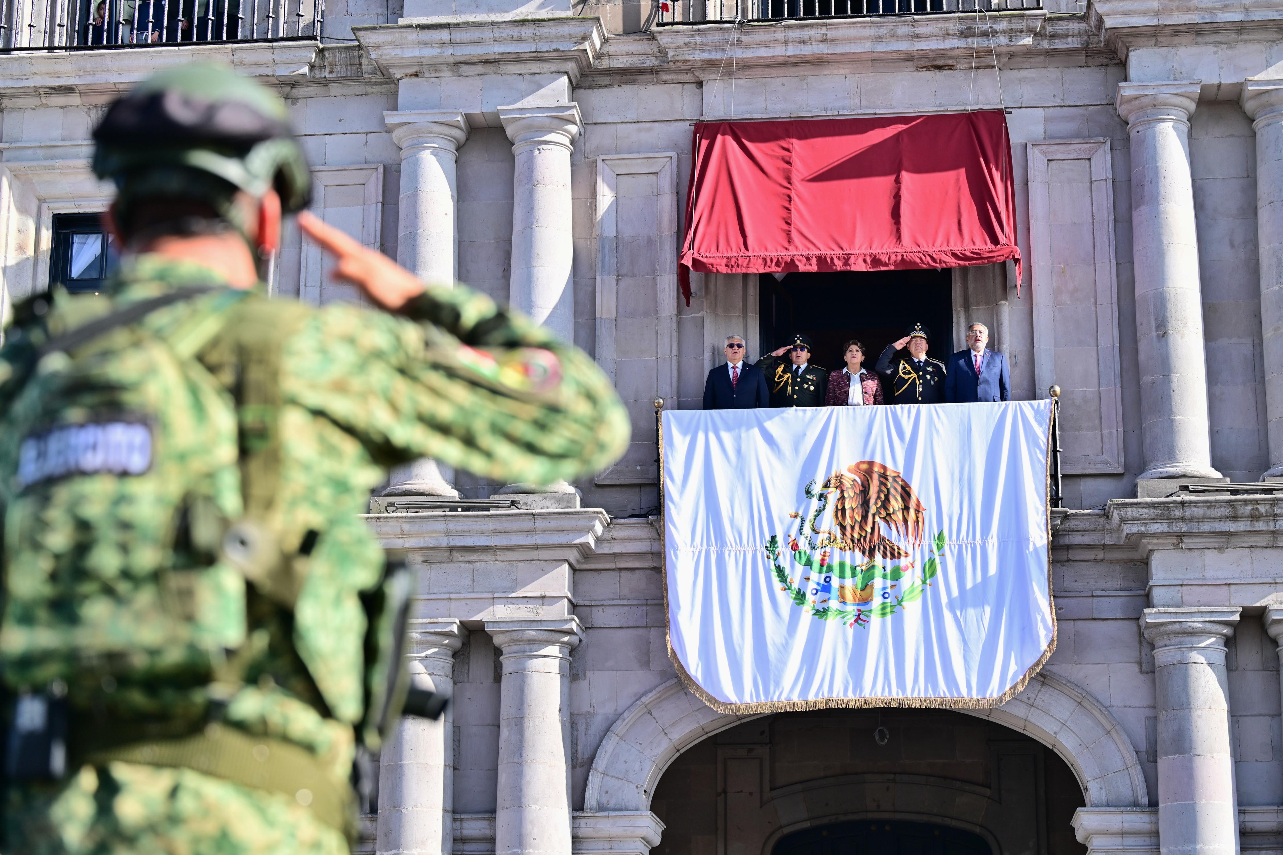 mas-de-12-mil-mexiquenses-presenciaron-el-desfile-civicomilitar-que-encabezo-la-gobernadora-delfina-gomez