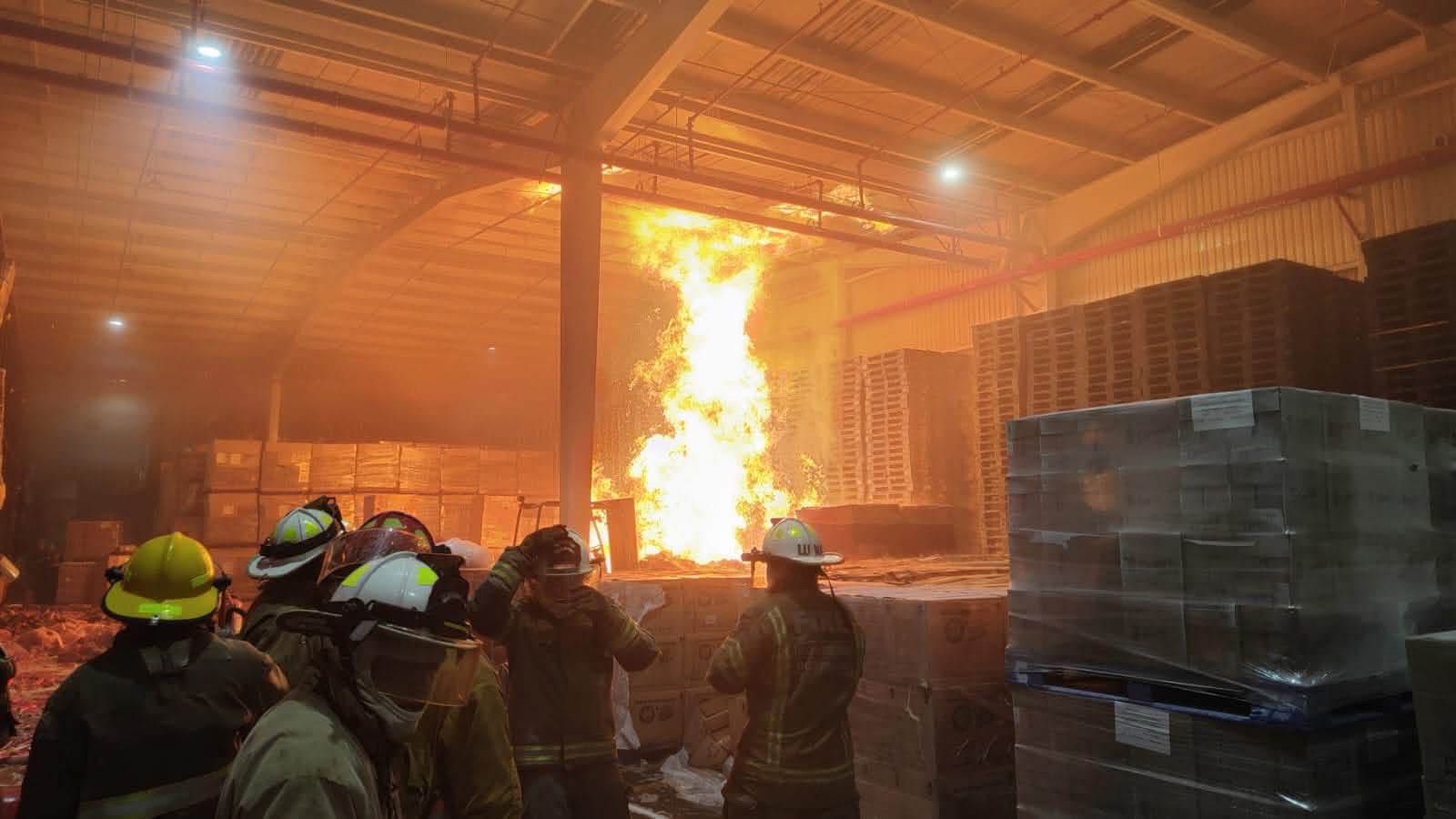 incendio-en-nave-industrial-de-aerobal-moviliza-a-cuerpos-de-emergencia-en-lerma