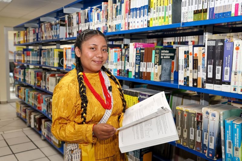 un-orgullo-ser-mazahua-la-lucha-de-daira-por-preservar-su-idioma-y-su-identidad-en-la-uaem