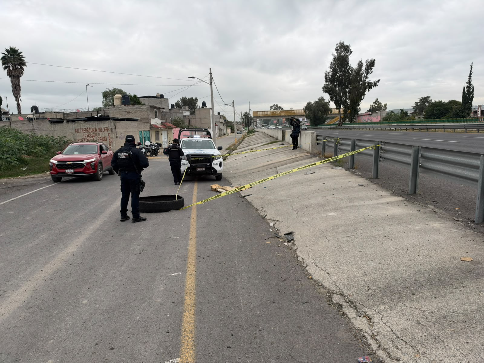 Hallan   cadáver  con una   pierna  mutilada  en Tecámac