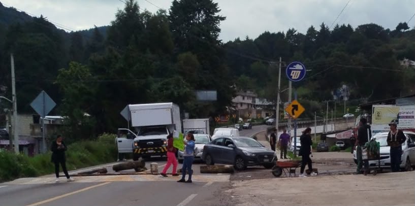 bloquean-la-tenangotenancingo-para-exigir-busqueda-de-un-joven-desaparecido