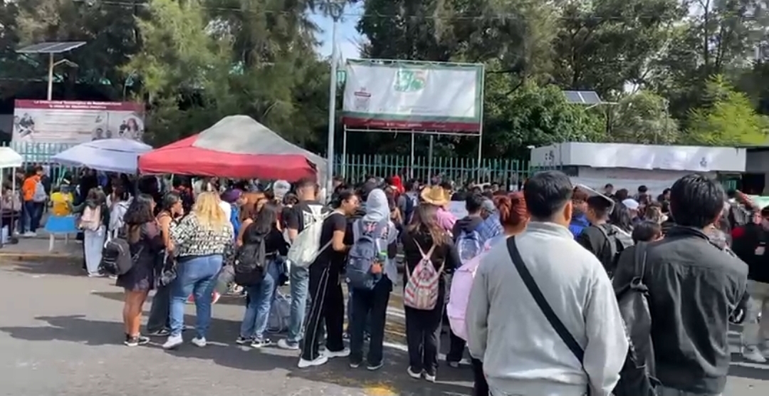 Alumnos de la UTN exigen destitución del rector y buenas condiciones para tomar sus clases