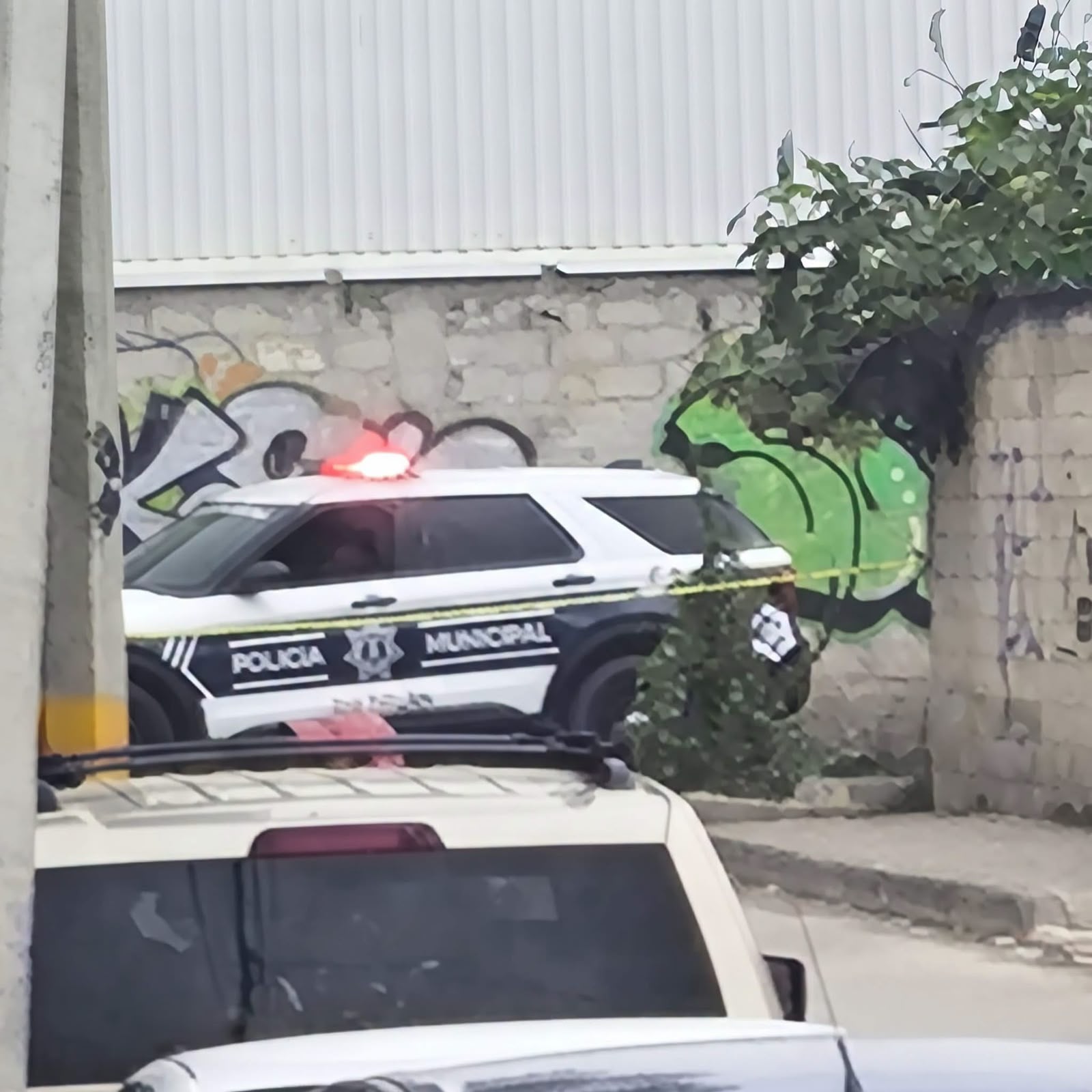 hallan-cadaver-en-via-paralela-a-un-canal-de-aguas-negras-en-tultitlan