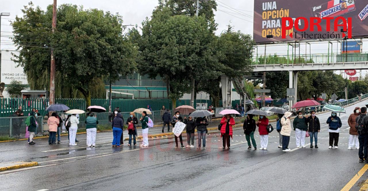 no-te-vayas-a-enfermar-porque-no-hay-material-trabajadores-del-imss-protestan-por-escasez-de-insumos