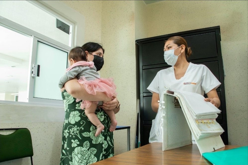 atiende-gobierno-del-edomex-la-depresion-posparto-mediante-acompanamiento-integral-a-nuevas-madres-con-especialistas-del-issemym