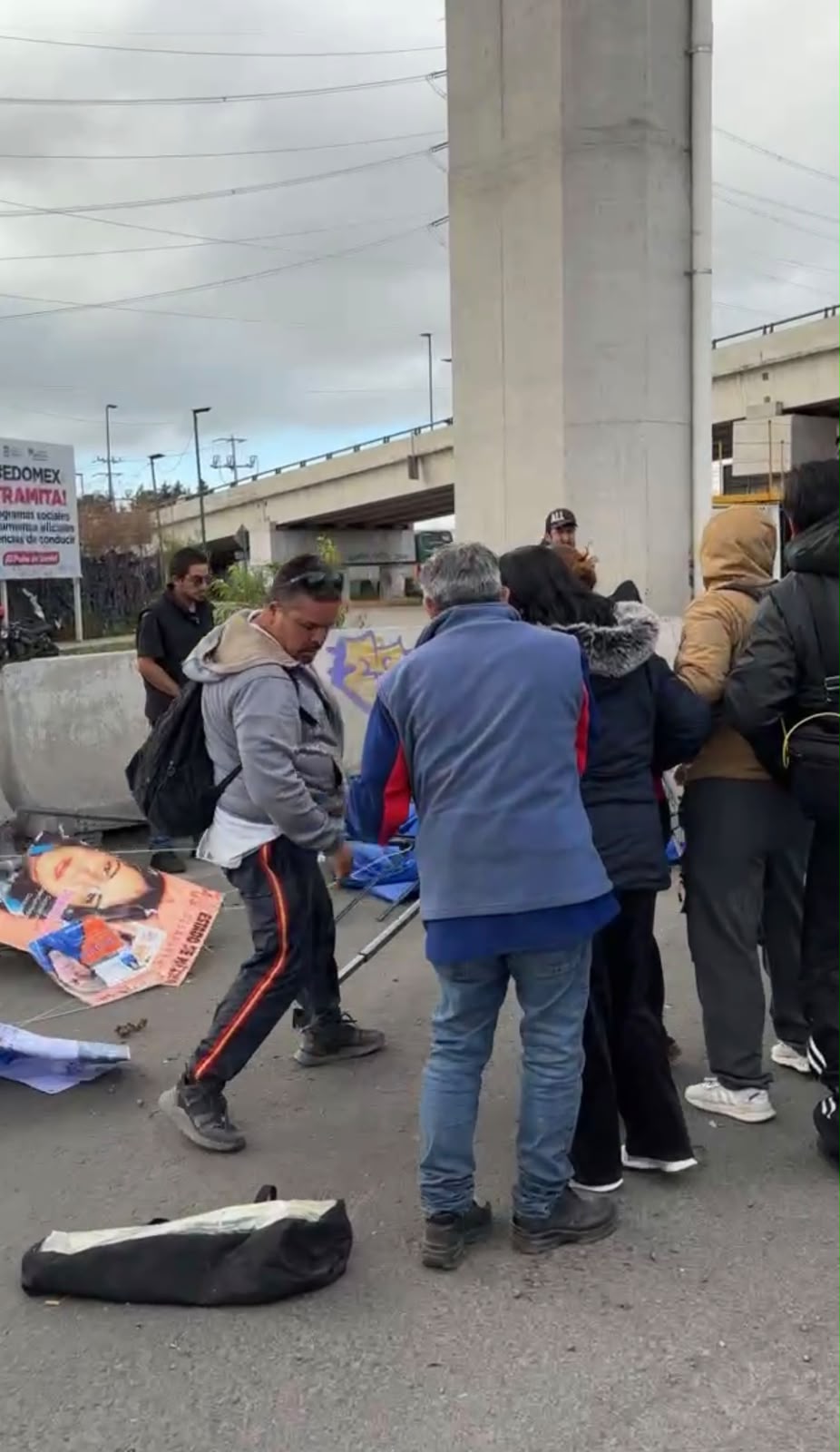 sufren-ataque-las-familias-buscadoras-que-bloquean-la-mextoluca-para-exigir-localizar-a-desaparecidos