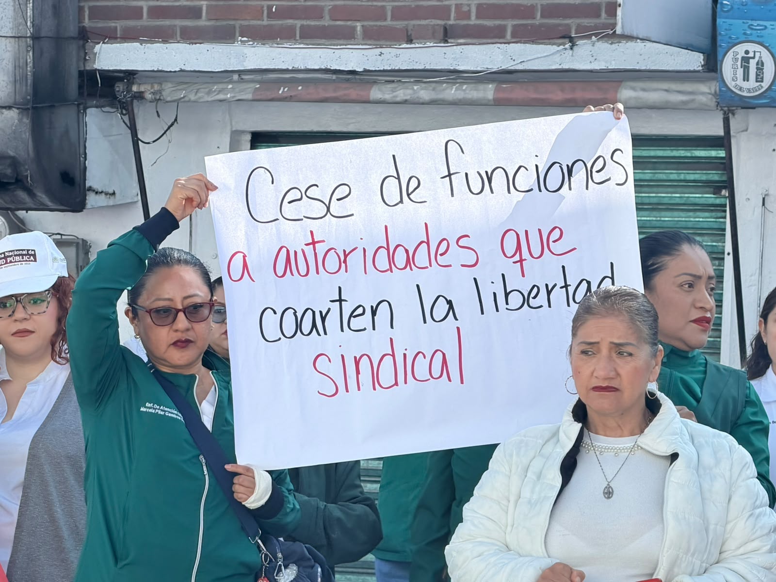 Denuncian  amenazas  elementos  del IMSS en  quinto día  de bloqueo  en Tollocan