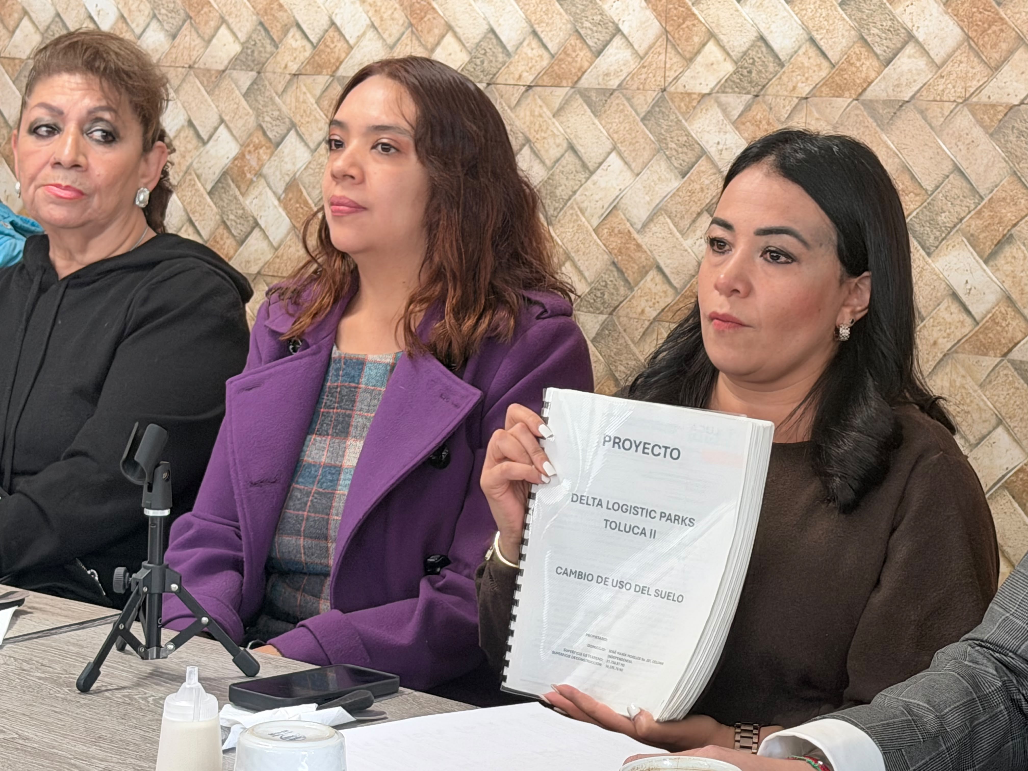exigen-vecinos-de-la-colonia-independencia-que-ricardo-moreno-acate-suspension-de-bodegas-y-no-se-porte-como-dictadorzuelo