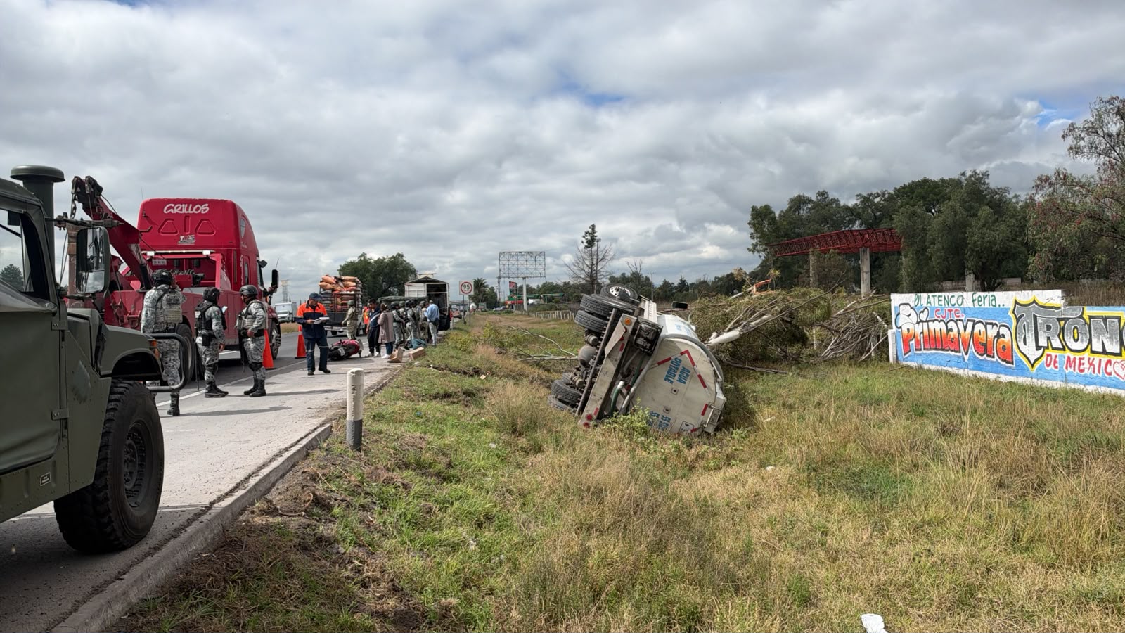 accidente-en-la-mexicopiramides-deja-tres-lesionados-entre-ellos-un-militar
