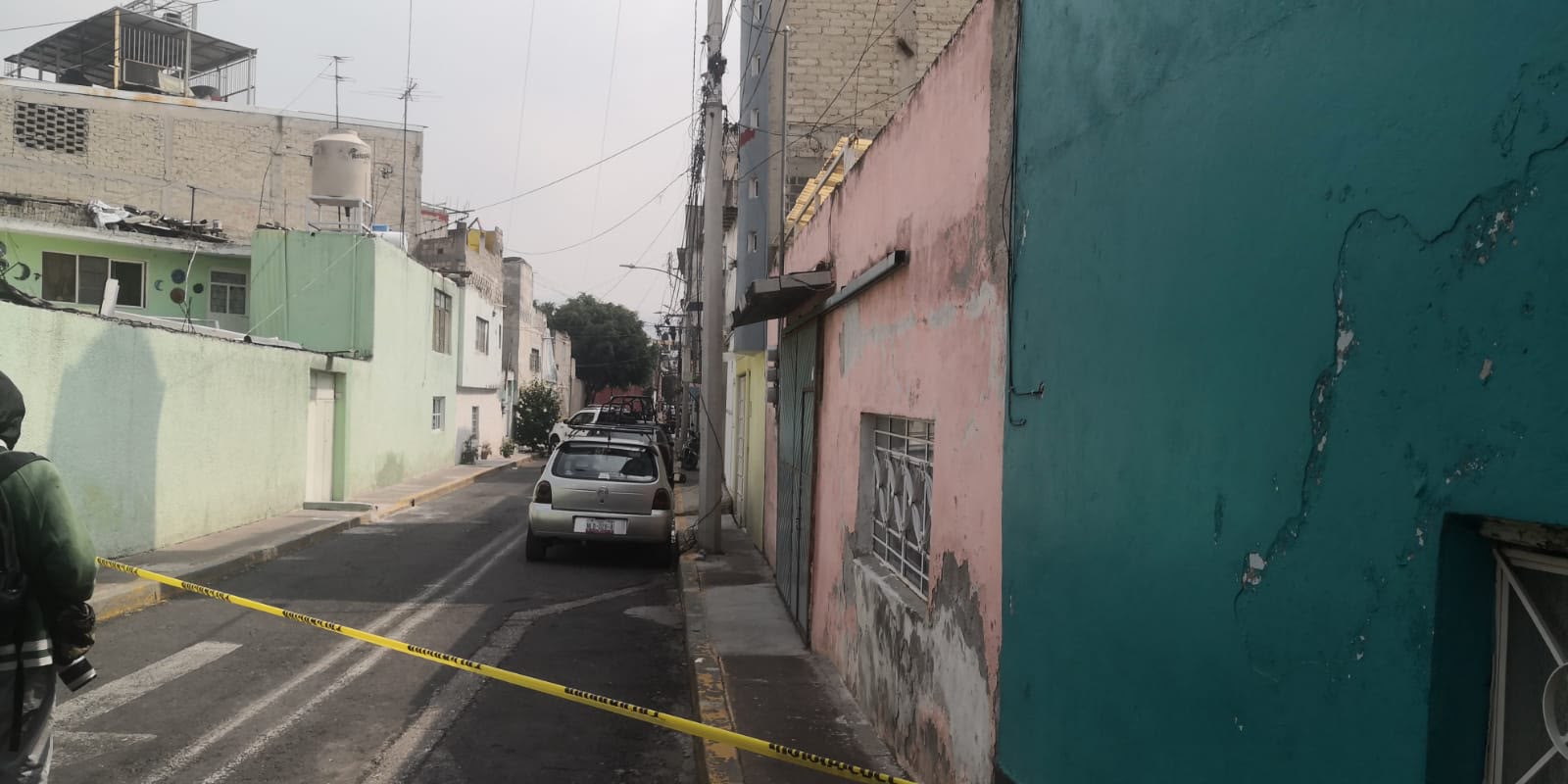 Hallan dos cuerpos emplayados y sin vida en Tlalnepantla