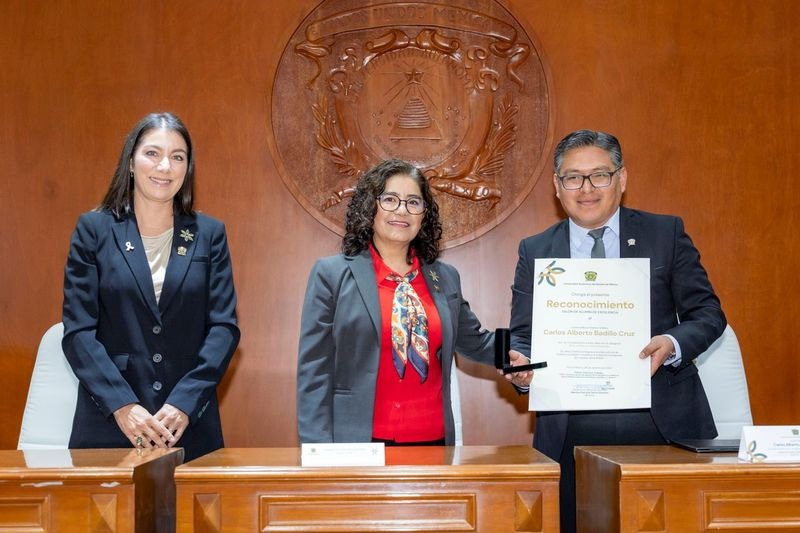 uaem-reconoce-a-egresadas-y-egresados-forma-profesionales-comprometidos-con-el-desarrollo-social-rectora-patricia-zarza