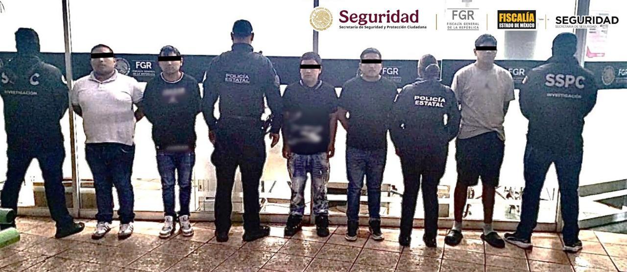 Detienen a 5  criminales   con drogas  y uniformes  policiales  falsos que  usaban para  extorsionar