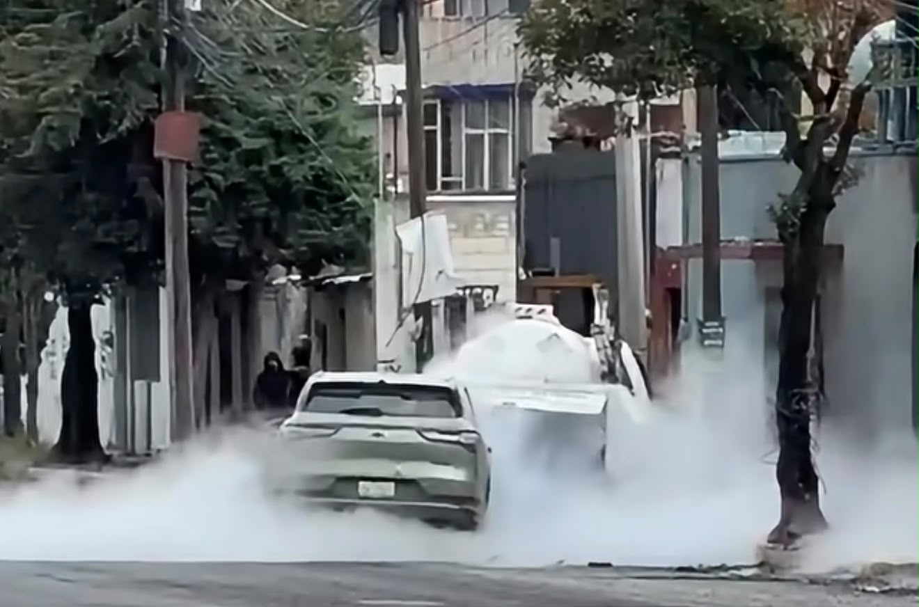 choque-entre-automovil-y-pipa-causa-fuga-de-gas-es-zinacantepec