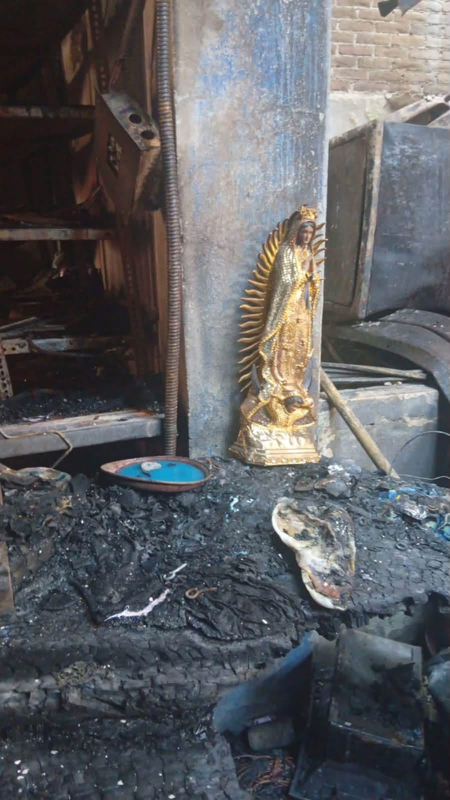 curiosidad-hallan-figura-de-la-virgen-intacta-tras-incendio-en-toluca