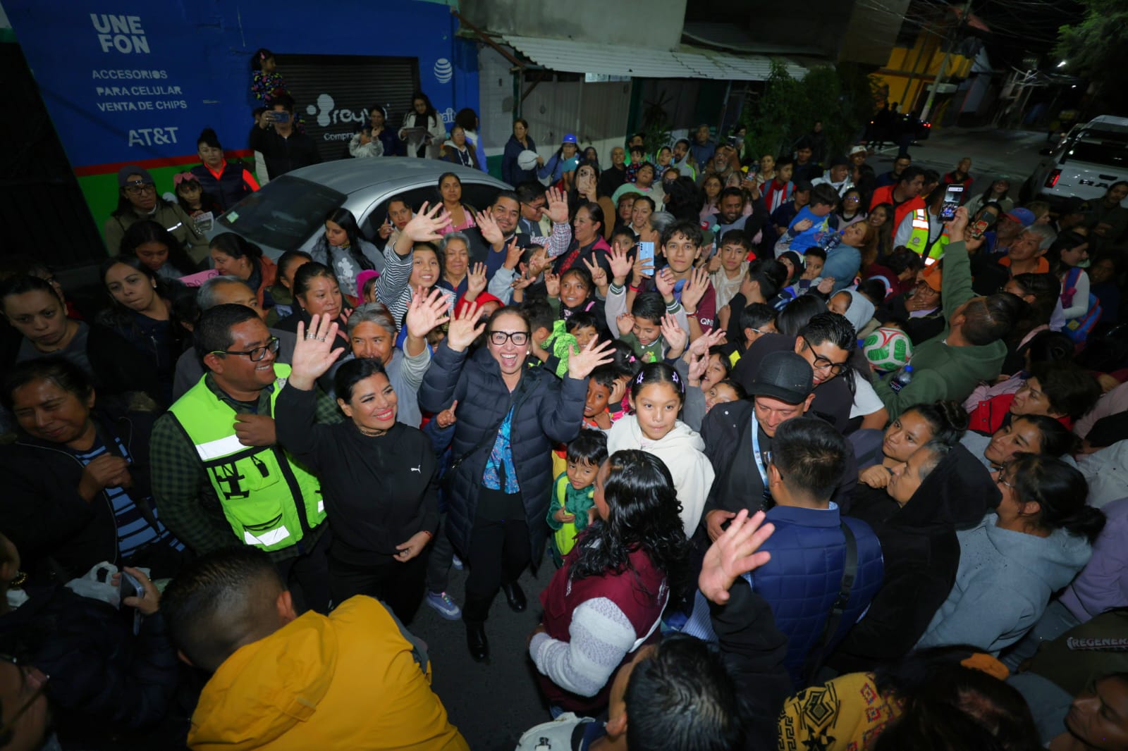 inauguran-en-los-bordos-nuevo-sendero-seguro-con-luz-plantas-y-murales